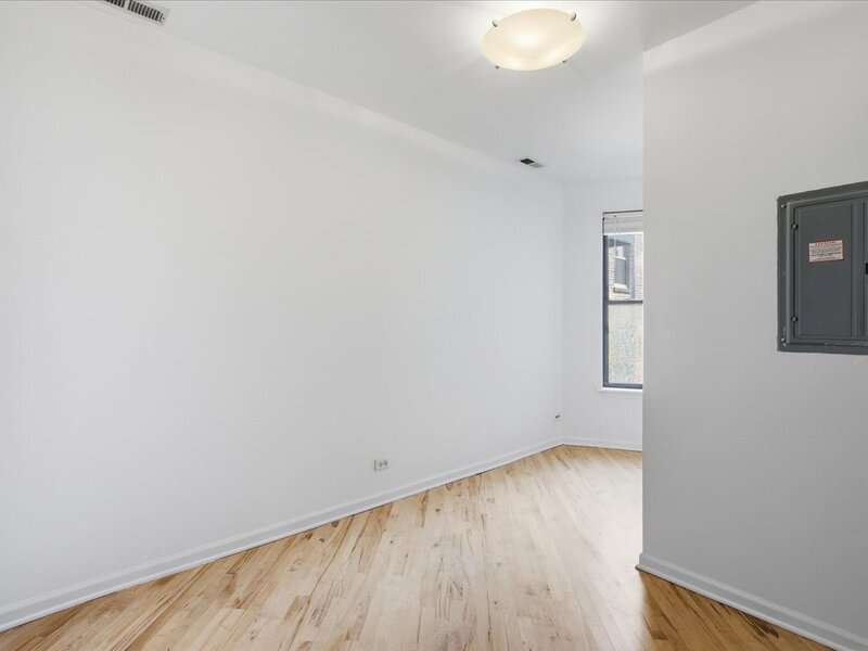 1627 W Columbia Avenue Chicago IL 60626