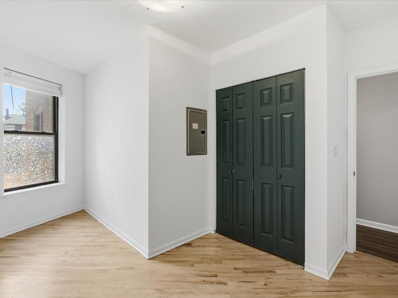 1627 W Columbia Avenue Chicago IL 60626