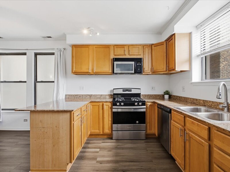 1627 W Columbia Avenue Chicago IL 60626