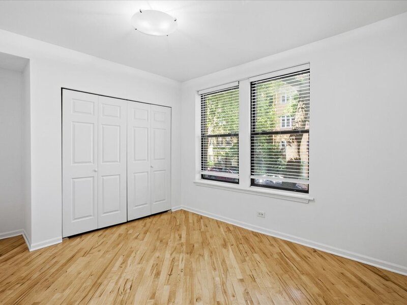 1627 W Columbia Avenue Chicago IL 60626