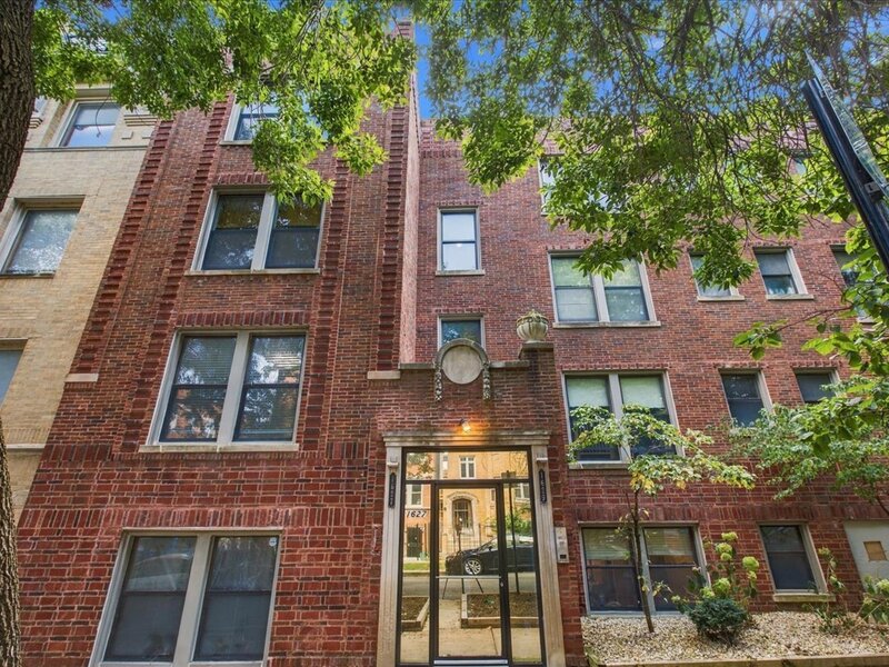 1627 W Columbia Avenue Chicago IL 60626
