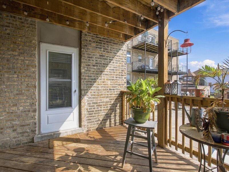 1627 W Columbia Avenue Chicago IL 60626
