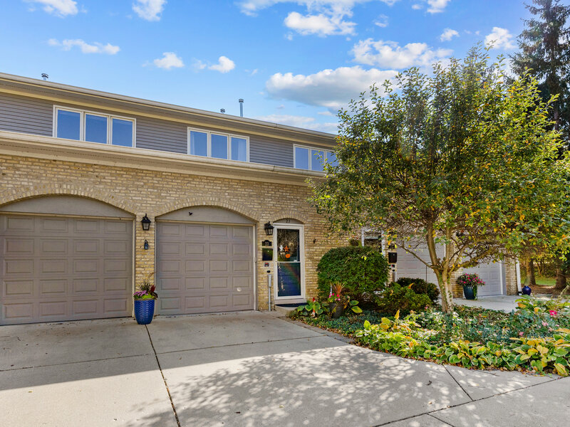 23 Rienzi Lane Highwood IL 60040