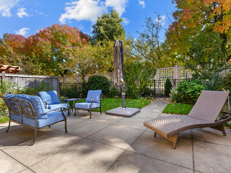 23 Rienzi Lane Highwood IL 60040