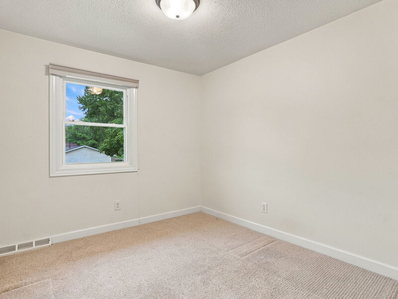 4657 N Sturdevant Street Davenport IA 52806