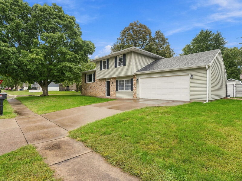 4657 N Sturdevant Street Davenport IA 52806