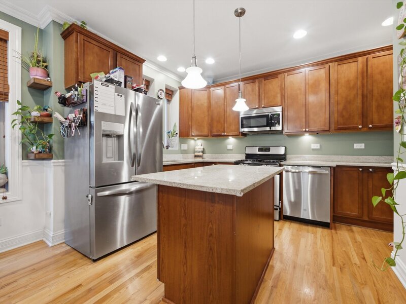 2710 W Thomas Street Chicago IL 60622