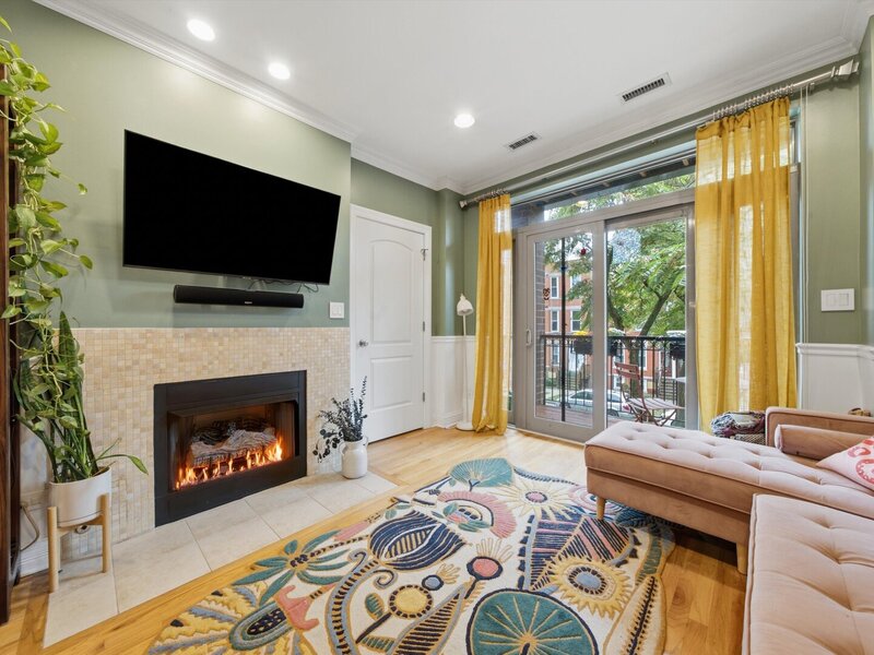 2710 W Thomas Street Chicago IL 60622