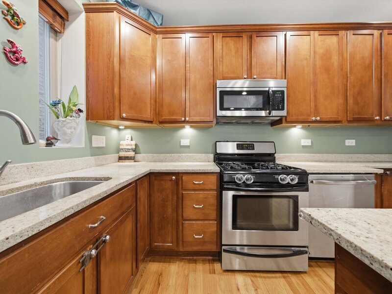 2710 W Thomas Street Chicago IL 60622