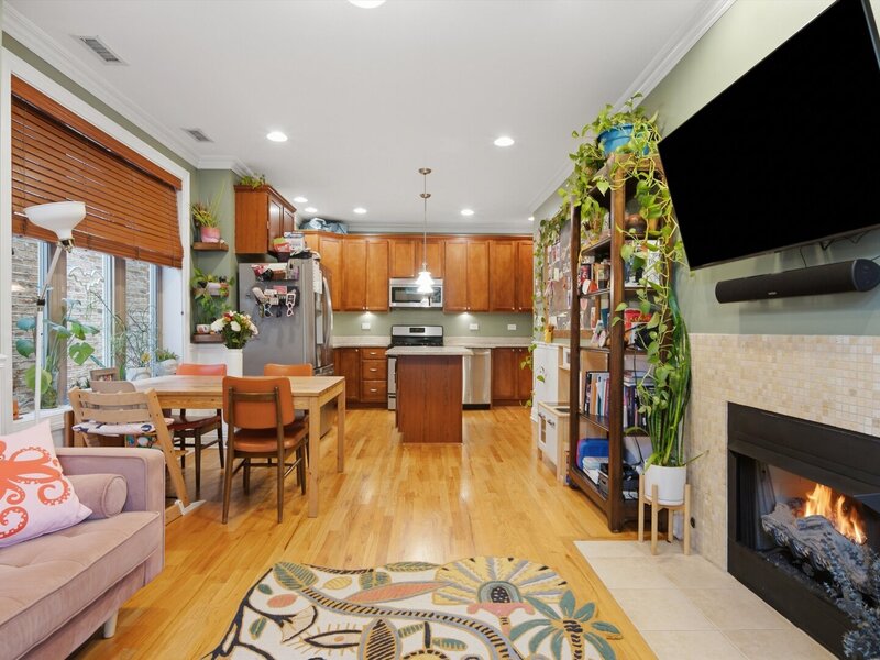 2710 W Thomas Street Chicago IL 60622