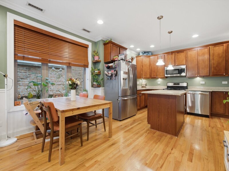 2710 W Thomas Street Chicago IL 60622