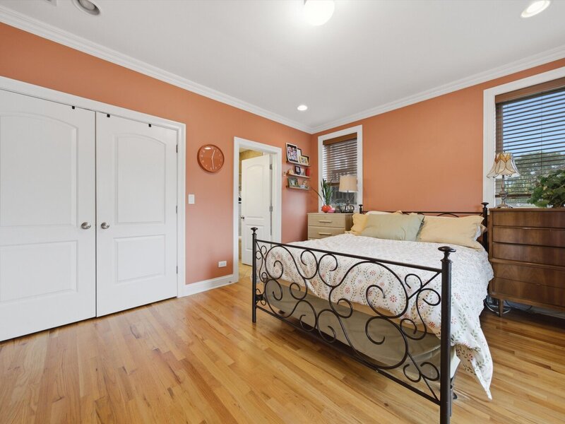2710 W Thomas Street Chicago IL 60622