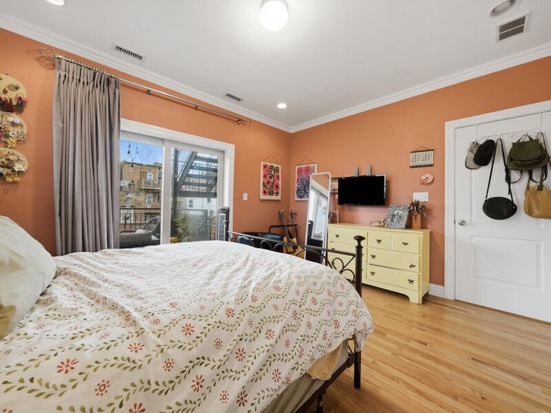 2710 W Thomas Street Chicago IL 60622
