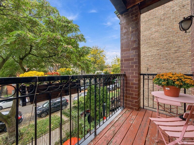 2710 W Thomas Street Chicago IL 60622