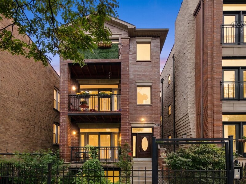 2710 W Thomas Street Chicago IL 60622