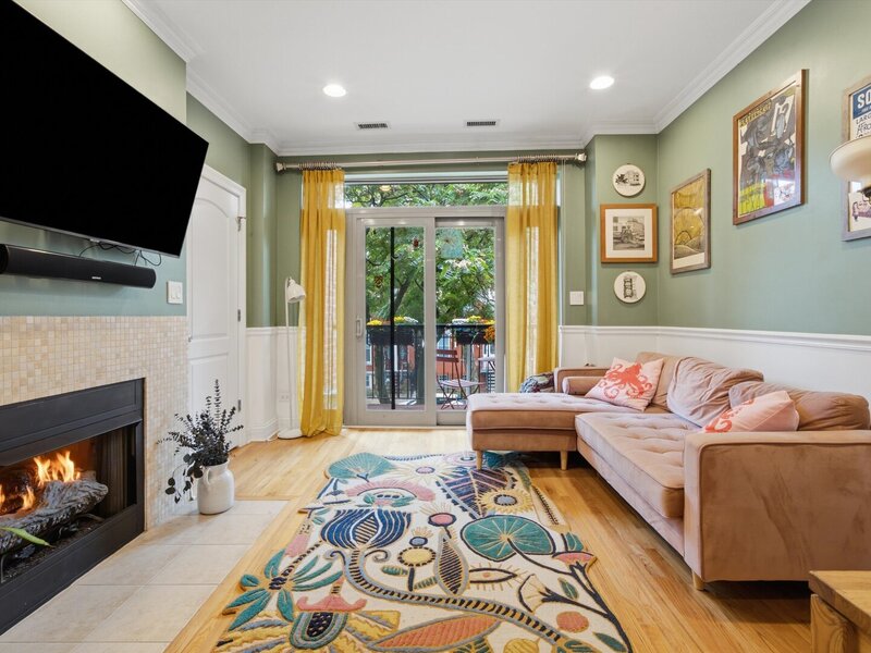 2710 W Thomas Street Chicago IL 60622