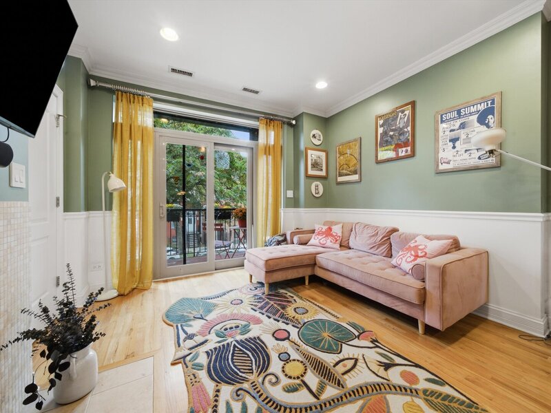 2710 W Thomas Street Chicago IL 60622