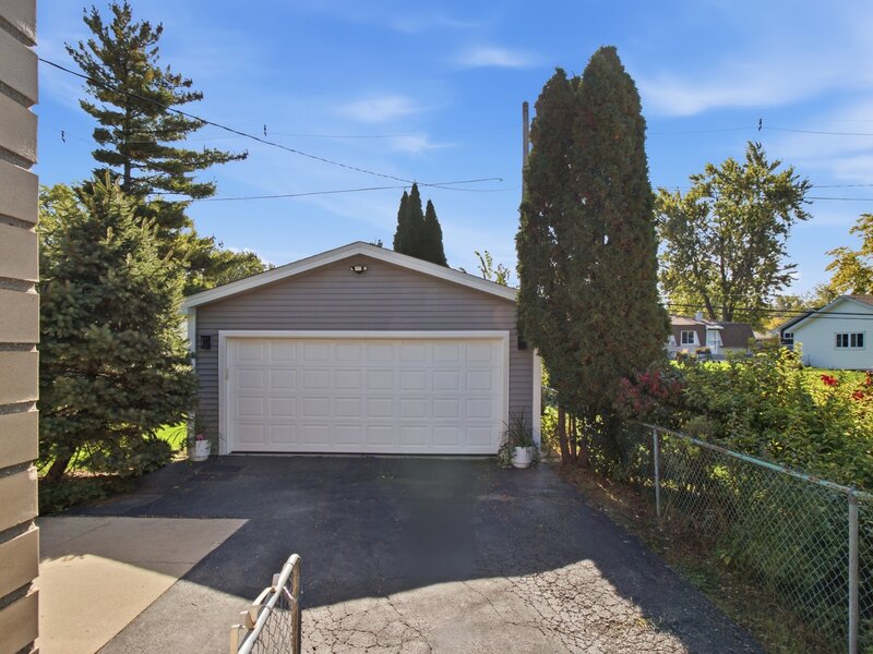 665 Illinois Boulevard Hoffman Estates IL 60169