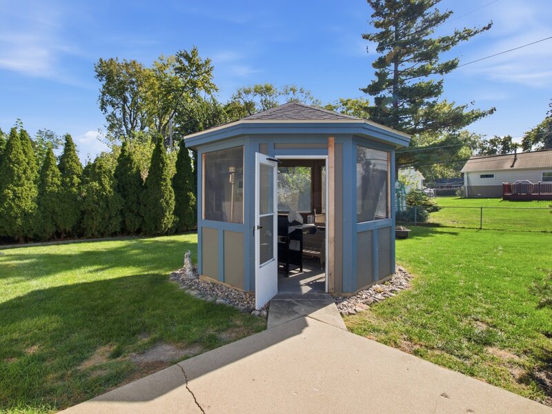 665 Illinois Boulevard Hoffman Estates IL 60169