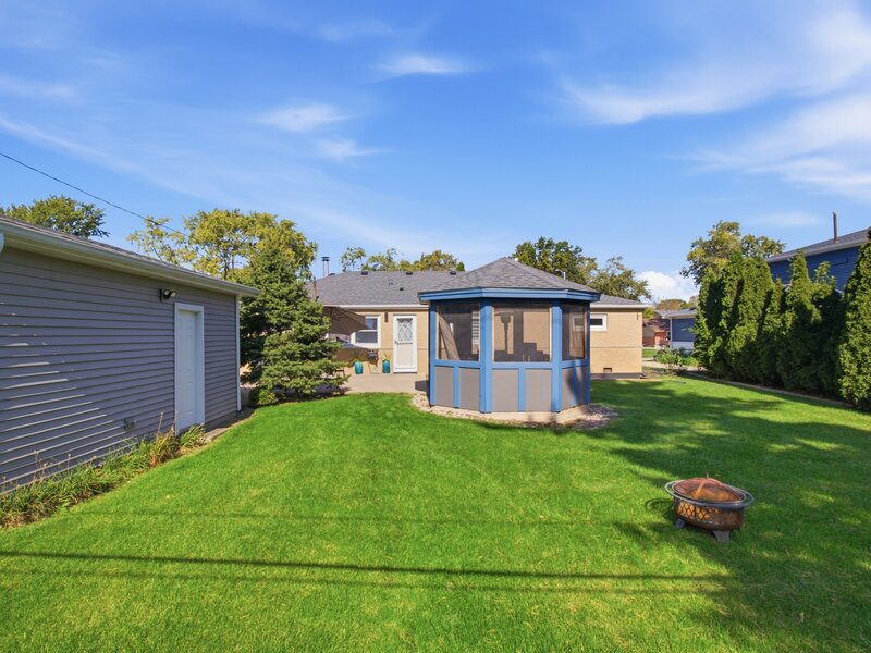 665 Illinois Boulevard Hoffman Estates IL 60169