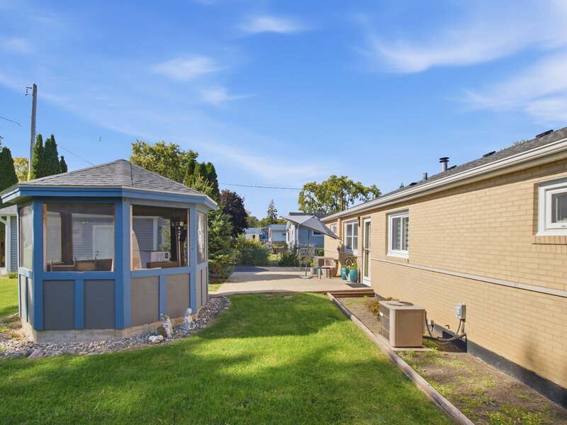 665 Illinois Boulevard Hoffman Estates IL 60169