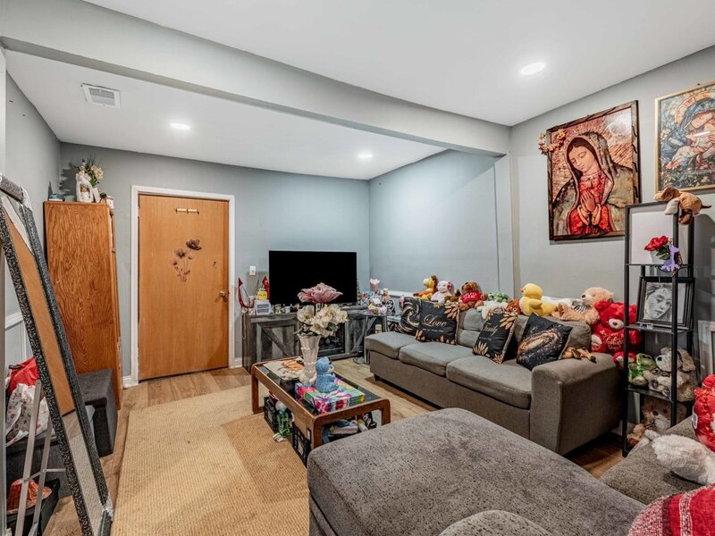 5727 S Hermitage Avenue Chicago IL 60636