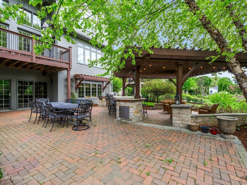 935 N 3rd Avenue St. Charles IL 60174
