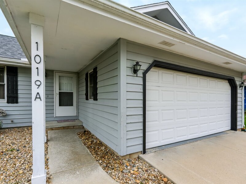 1019 Laesch Avenue Bloomington IL 61704