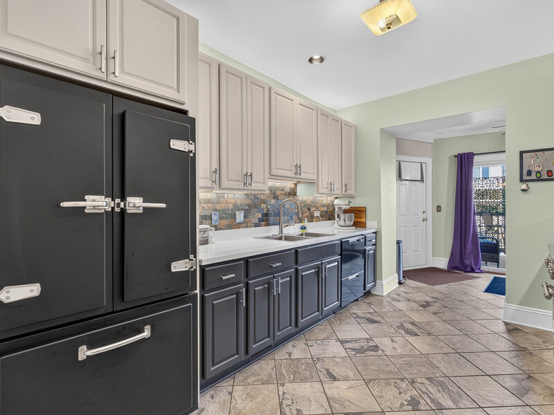 1252 W Winona Street Chicago IL 60640