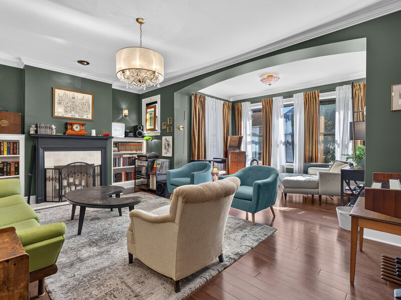 1252 W Winona Street Chicago IL 60640