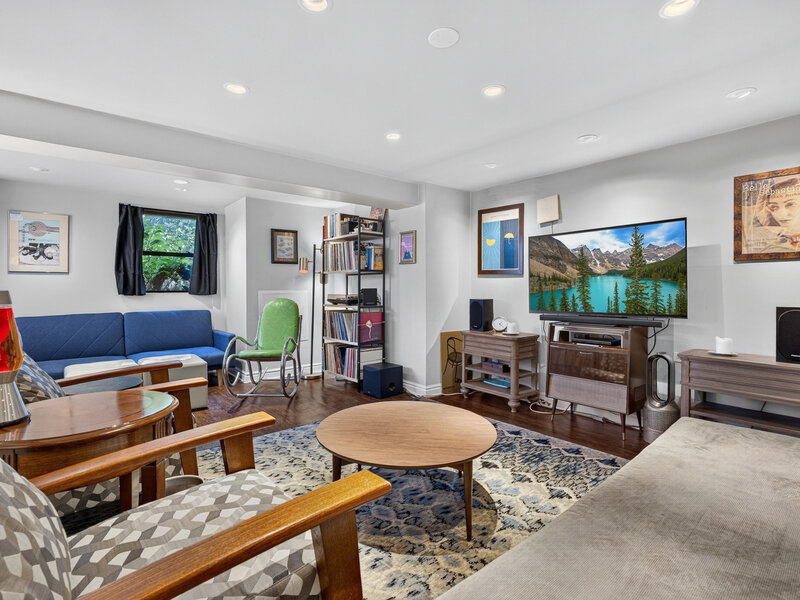 1252 W Winona Street Chicago IL 60640