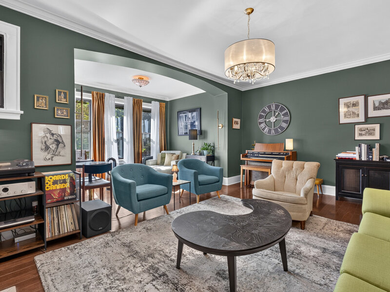 1252 W Winona Street Chicago IL 60640