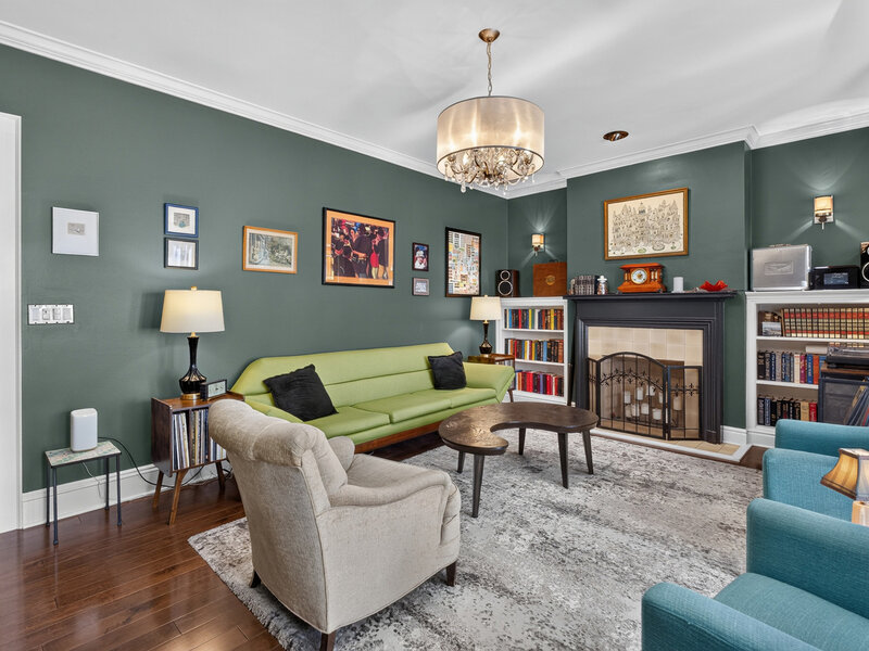 1252 W Winona Street Chicago IL 60640