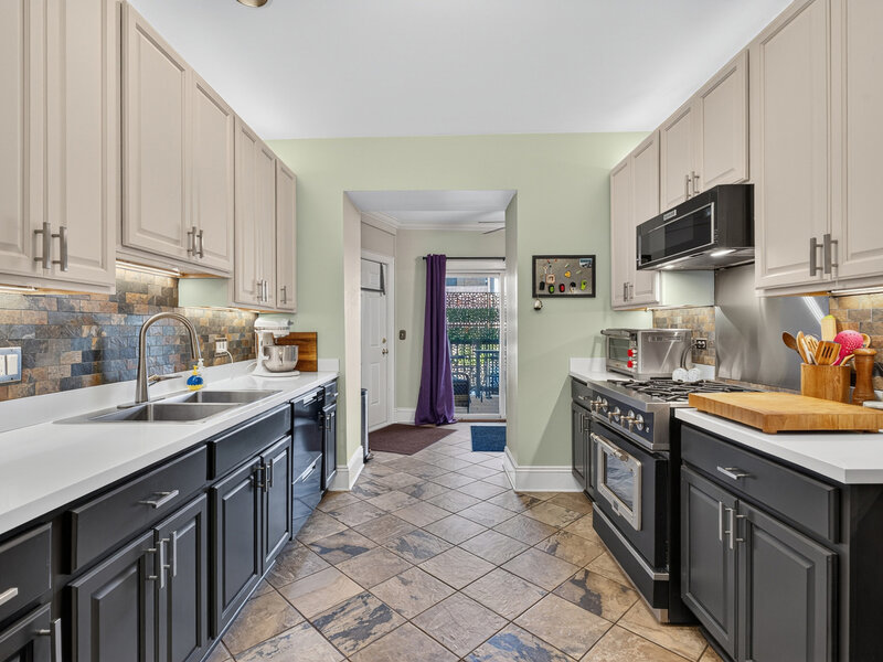 1252 W Winona Street Chicago IL 60640
