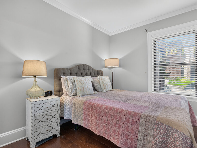 1252 W Winona Street Chicago IL 60640