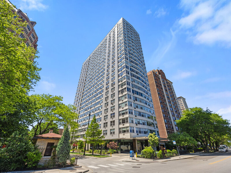 3900 N Lake Shore Drive Chicago IL 60613