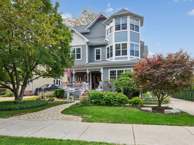 6883 W Hobart Avenue Chicago IL 60631