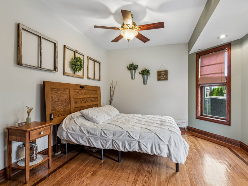 6883 W Hobart Avenue Chicago IL 60631