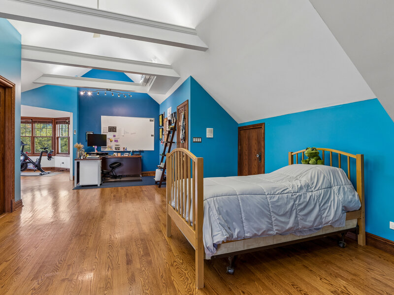 6883 W Hobart Avenue Chicago IL 60631