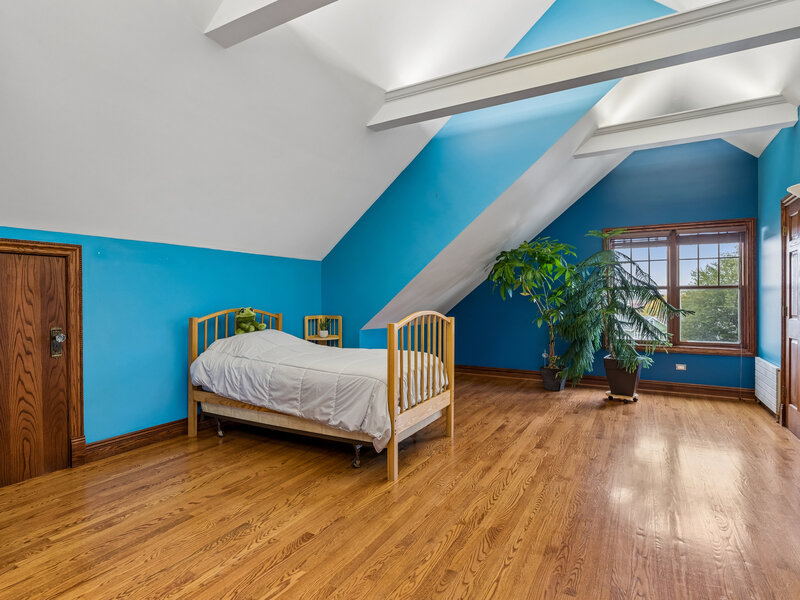 6883 W Hobart Avenue Chicago IL 60631