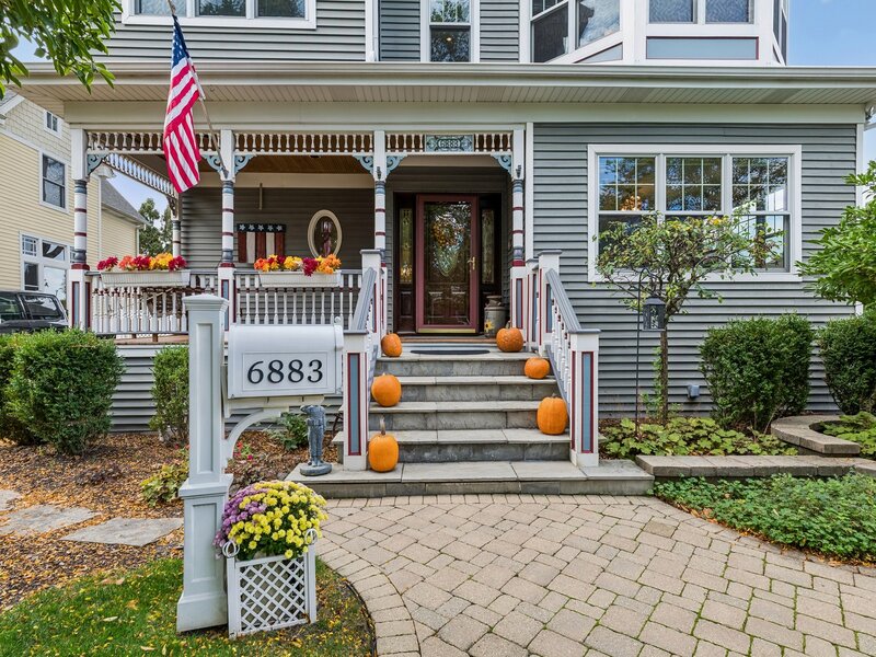 6883 W Hobart Avenue Chicago IL 60631