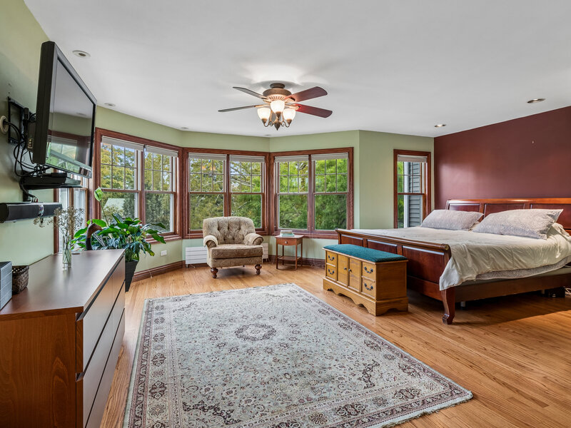 6883 W Hobart Avenue Chicago IL 60631