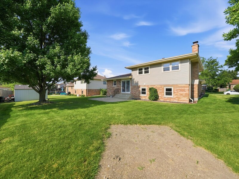 10 Suffield Drive Downers Grove IL 60516
