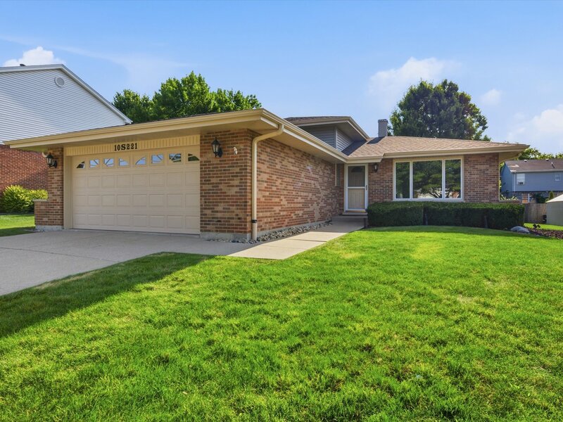 10 Suffield Drive Downers Grove IL 60516
