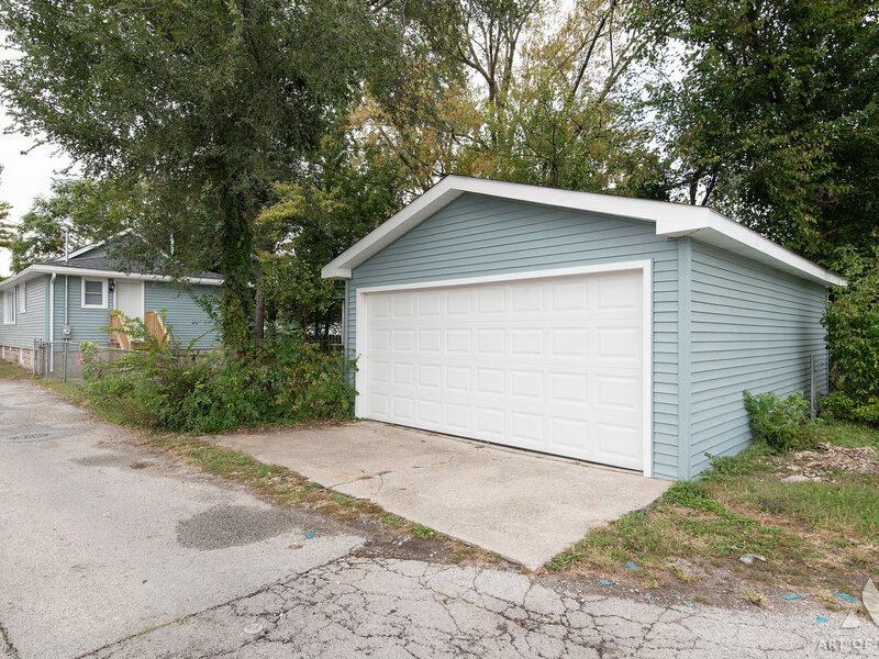 16973 Jodave Avenue Hazel Crest IL 60429