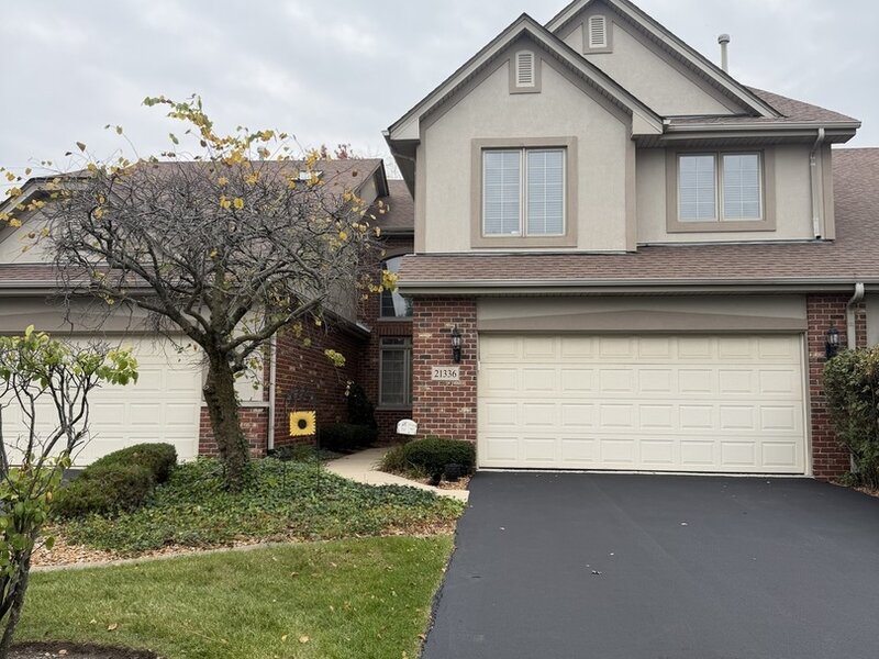 21336 Settlers Pond Drive Frankfort IL 60423