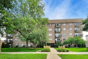 Photo of 907 Curtiss Street Downers Grove IL 60515 Unit 404