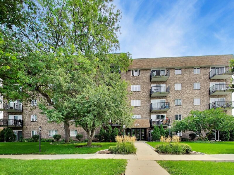 907 Curtiss Street Downers Grove IL 60515