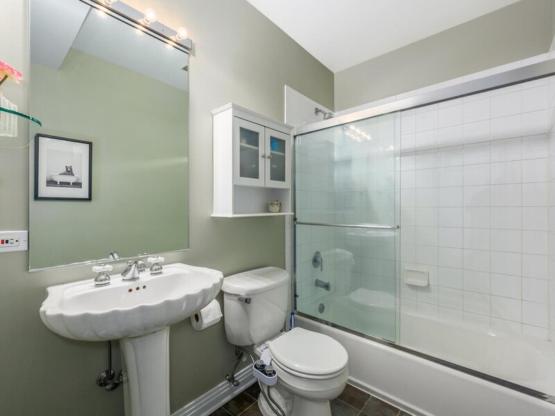 4445 N Paulina Street Chicago IL 60640