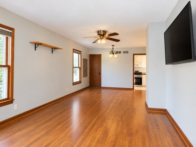 113 S Oakwood Avenue West Chicago IL 60185